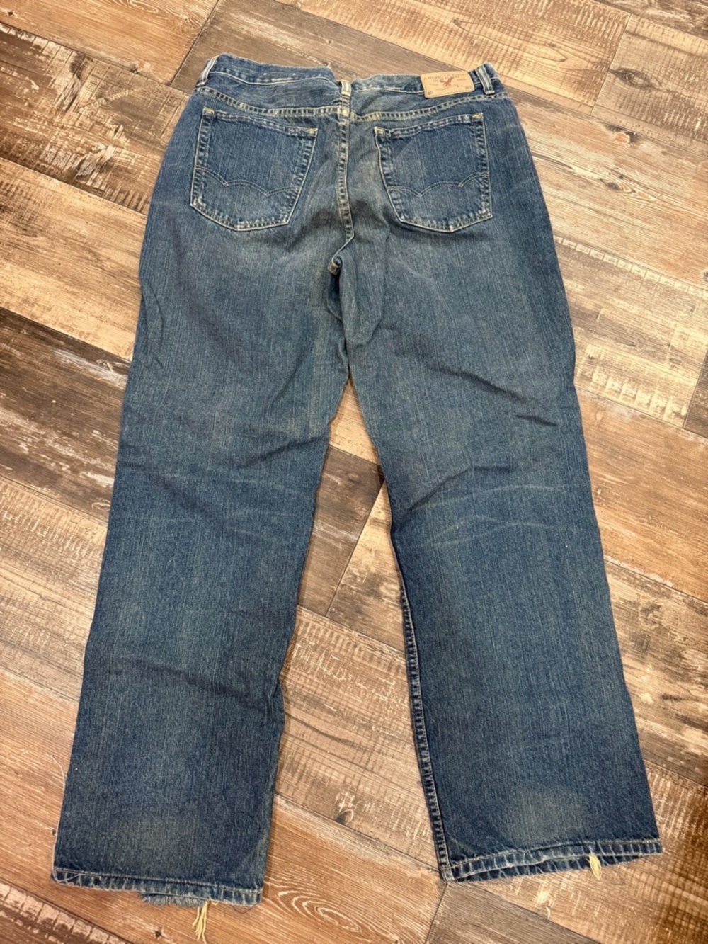 American Eagle Outfitters Men's Faded Blue Straight Leg Loose fit Jeans - Picture 3 of 3